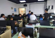 中公教育it培训,助力学员掌握前沿技术，开启职业新篇章”